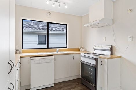 Photo of property in 28 Moire Road, Massey, Auckland, 0614