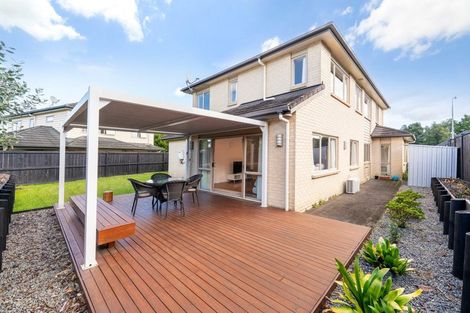 Photo of property in 11 Kouras Place, Flat Bush, Auckland, 2016