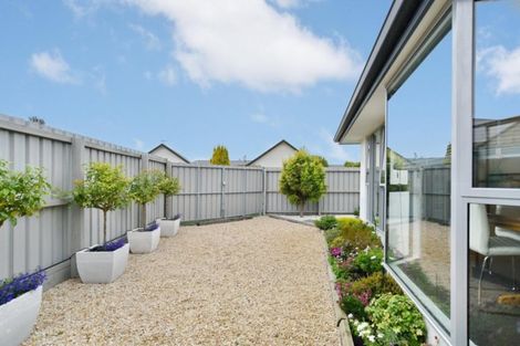 Photo of property in 28 Kirsten Place, Parklands, Christchurch, 8083