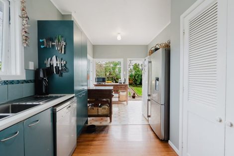 Photo of property in 114 Tuhikaramea Road, Dinsdale, Hamilton, 3204