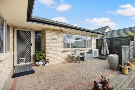 Photo of property in 31 Maghera Drive, East Tamaki Heights, Auckland, 2016