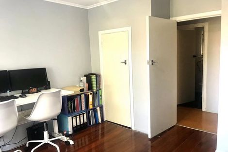 Photo of property in 27 Kohekohe Street, New Lynn, Auckland, 0600