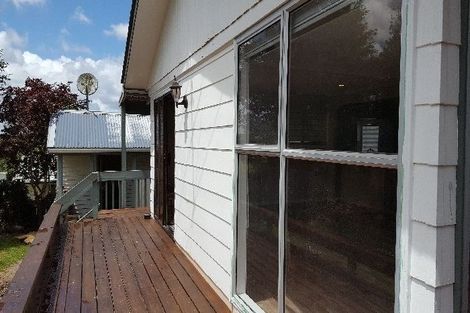 Photo of property in 1 Glenbervie Crescent, Massey, Auckland, 0614