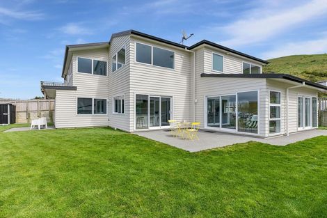 Photo of property in 44 Melksham Drive, Churton Park, Wellington, 6037