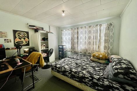 Photo of property in 5 Mcclintock Road, Massey, Auckland, 0614