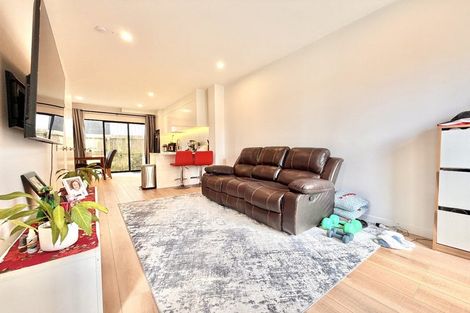 Photo of property in 1/28 Smythe Road, Henderson, Auckland, 0612