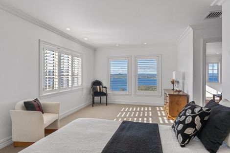 Photo of property in 423 Gillespie Place, Acacia Bay, Taupo, 3385