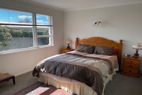 Photo of property in 2/4 Linklater Avenue, Bellevue, Tauranga, 3110