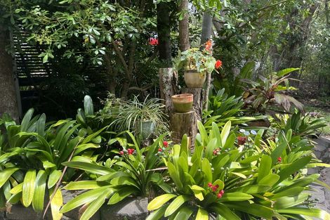Photo of property in 42 Glenelg Road, Red Beach, 0932