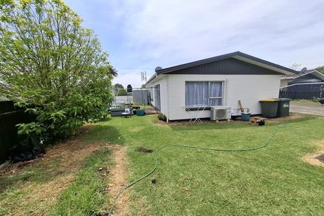 Photo of property in 2/52 Bayly Street, Waitara, 4320