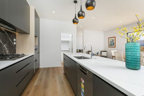 Photo of property in 39 Mcindoe Road, Kumeu, 0810
