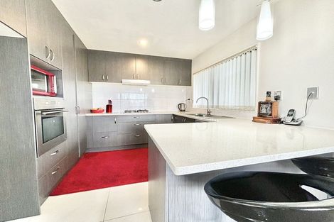 Photo of property in 51 James Laurie Street, Henderson, Auckland, 0612