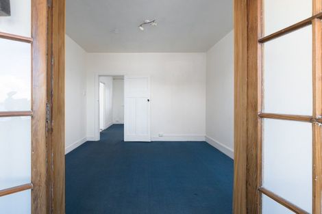 Photo of property in Devonport Apartments, 50/127 Saint Aubyn Street, New Plymouth, 4310