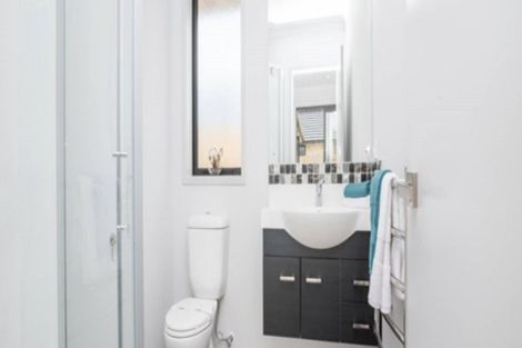 Photo of property in 138 Taupaki Road, Taupaki, 0782