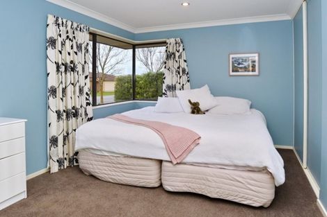 Photo of property in 2 Ross Place, Northwood, Christchurch, 8051