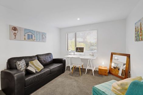 Photo of property in 30 Bayly Road, Moturoa, New Plymouth, 4310