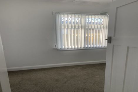 Photo of property in 70 Cutfield Road, New Plymouth, 4310