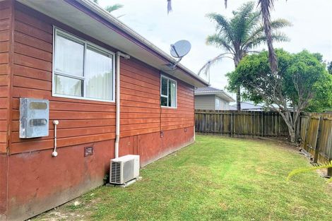 Photo of property in 13 Cyril Crescent, West Harbour, Auckland, 0618
