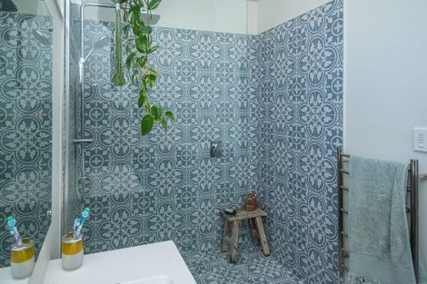Photo of property in 12 Root Street, Gisborne, 4010