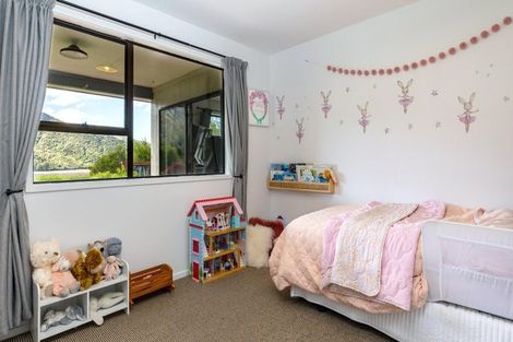 Photo of property in 1058 Queen Charlotte Drive, Linkwater, Picton, 7281