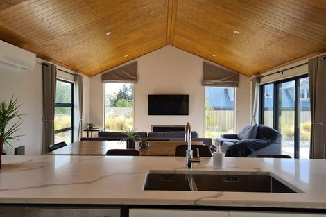 Photo of property in 15 Rodman Lane, Lake Tekapo, 7999