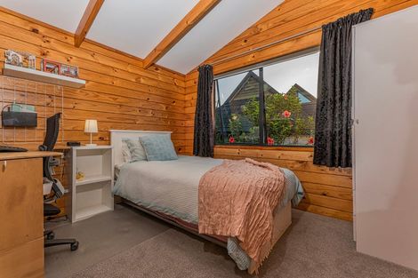 Photo of property in 32 Glucina Avenue, West Harbour, Auckland, 0618