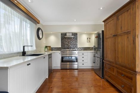 Photo of property in 11 Rangeview Road, Sunnyvale, Auckland, 0612