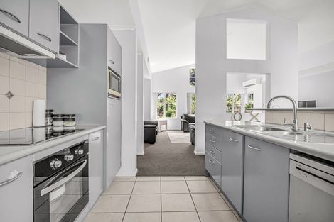 Photo of property in 92 Riverton Drive, Randwick Park, Auckland, 2105