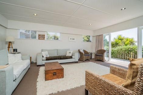 Photo of property in 1/237 Hepburn Road, Glendene, Auckland, 0602