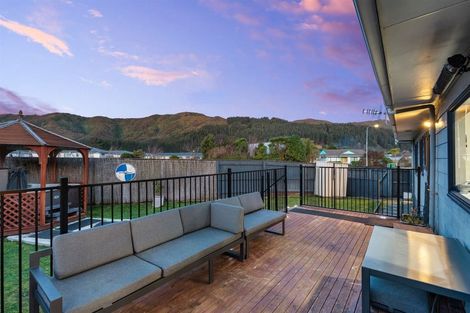 Photo of property in 35 Grimsby Grove, Wainuiomata, Lower Hutt, 5014