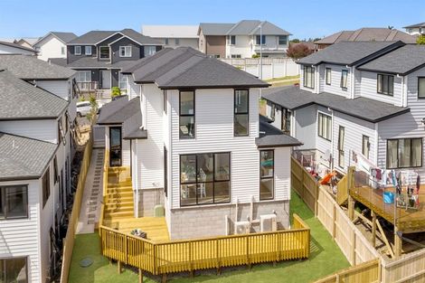 Photo of property in 36 Mcwhirters Farm Lane, Massey, Auckland, 0614