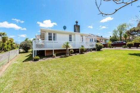 Photo of property in 31 Essex Street, Te Atatu South, Auckland, 0610