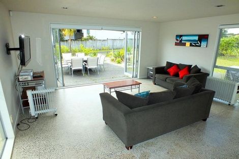 Photo of property in 113 Titoki Place, Matarangi, Whitianga, 3592