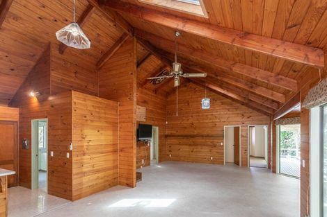 Photo of property in 195 Driving Creek Road, Coromandel, 3506