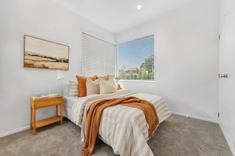 Photo of property in 1/410 Glenfield Road, Glenfield, Auckland, 0629