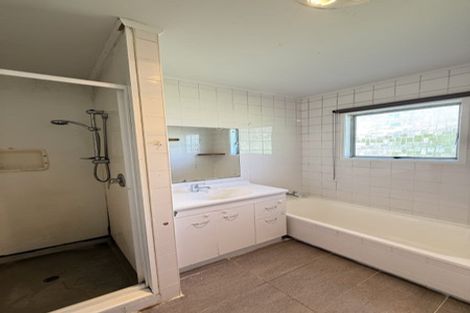 Photo of property in 3 Celeste Place, Totara Vale, Auckland, 0627