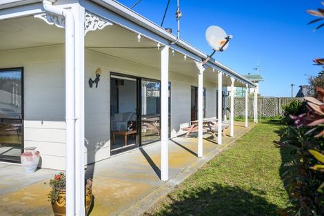 Photo of property in 12 Seabury Avenue, Foxton Beach, Foxton, 4815