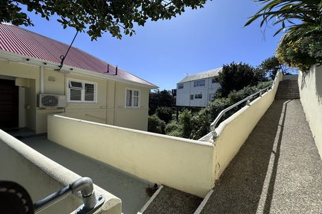 Photo of property in 20u5 Saint Michaels Crescent, Kelburn, Wellington, 6012