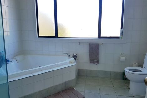 Photo of property in 2/276 East Coast Road, Milford, Auckland, 0620
