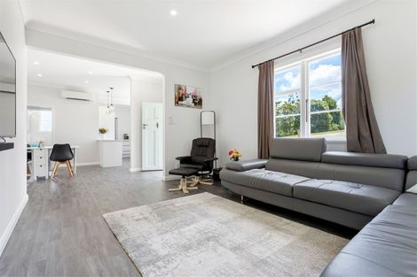 Photo of property in 8b St James Avenue, Helensville, 0800