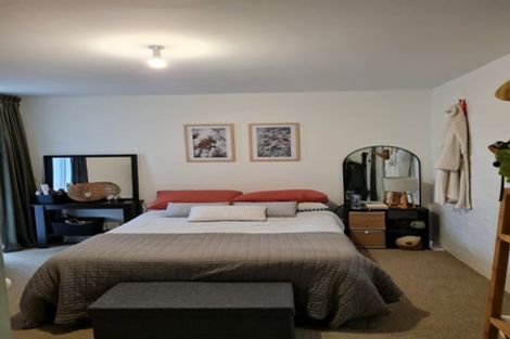 Photo of property in 141 Churton Drive, Churton Park, Wellington, 6037