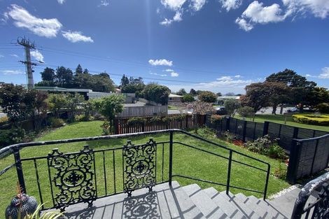 Photo of property in 242 Ngatai Road, Otumoetai, Tauranga, 3110