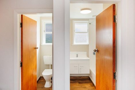 Photo of property in 45 Godley Street, Halcombe, 4779