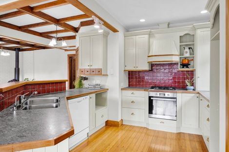Photo of property in 27 Bonithon Avenue, Moturoa, New Plymouth, 4310