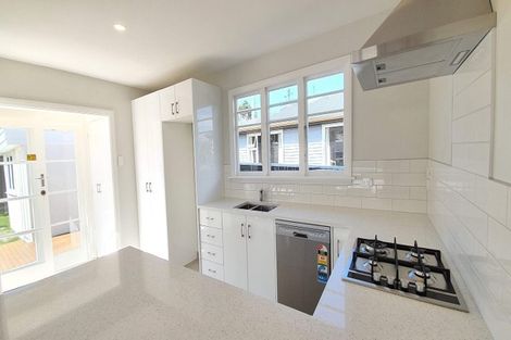 Photo of property in 6 Riverlaw Terrace, Saint Martins, Christchurch, 8022