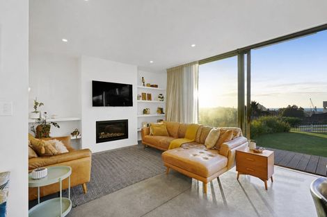 Photo of property in 30 Bayly Road, Moturoa, New Plymouth, 4310