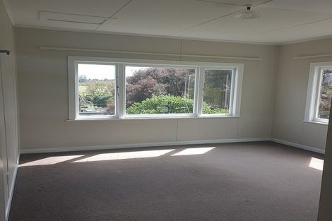 Photo of property in 15 Awaroa Road, Helensville, 0800