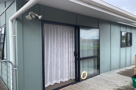 Photo of property in 27 Hinemoa Street, Levin, 5510