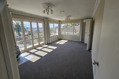 Photo of property in 28 Velma Road, Hillcrest, Auckland, 0627