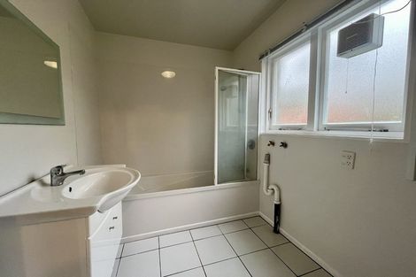 Photo of property in Bryon Court Flats, 25 Apuka Street, Brooklyn, Wellington, 6021